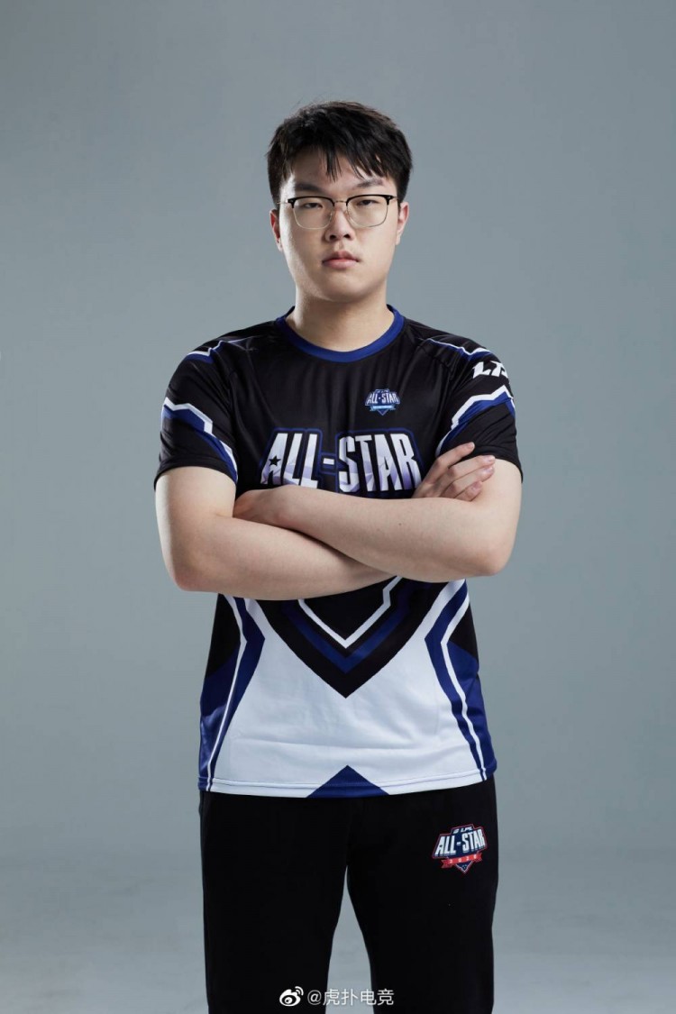 kaiyun 官网-重磅！Ming在IG比赛中战术调整蒂姆在日本队比赛中悬念迭起，转折点巴塞罗那状态回暖的简单介绍